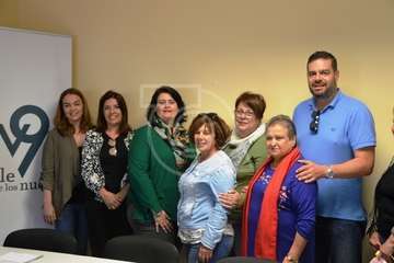 Reunión de los candidatos nacionalistas (NC) con la directiva del colectivo vecinal del Valle de los Nueve (Foto TA)